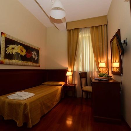 Albergo La Locanda Degli Apolidi Atena Lucana Exteriér fotografie