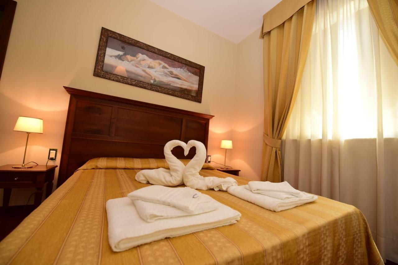 Albergo La Locanda Degli Apolidi Atena Lucana Exteriér fotografie