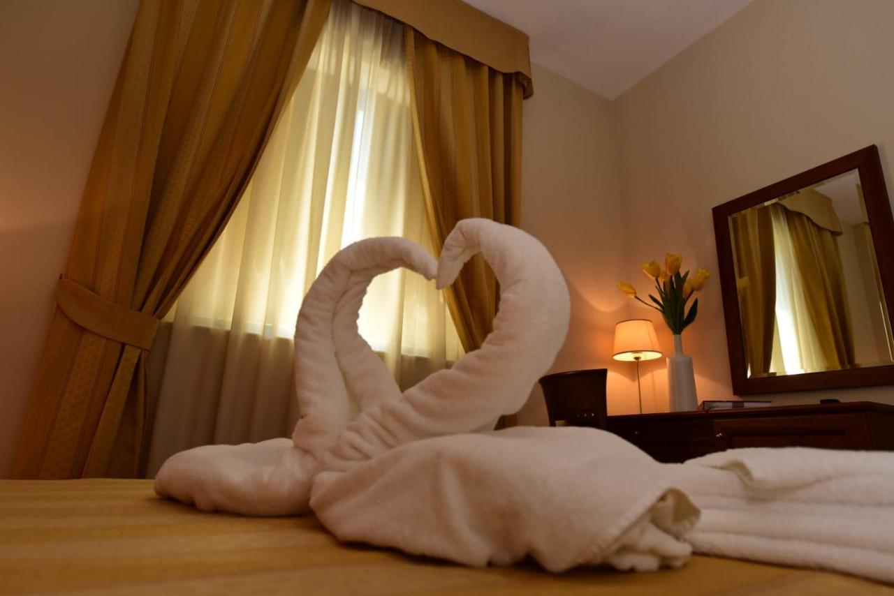 Albergo La Locanda Degli Apolidi Atena Lucana Exteriér fotografie