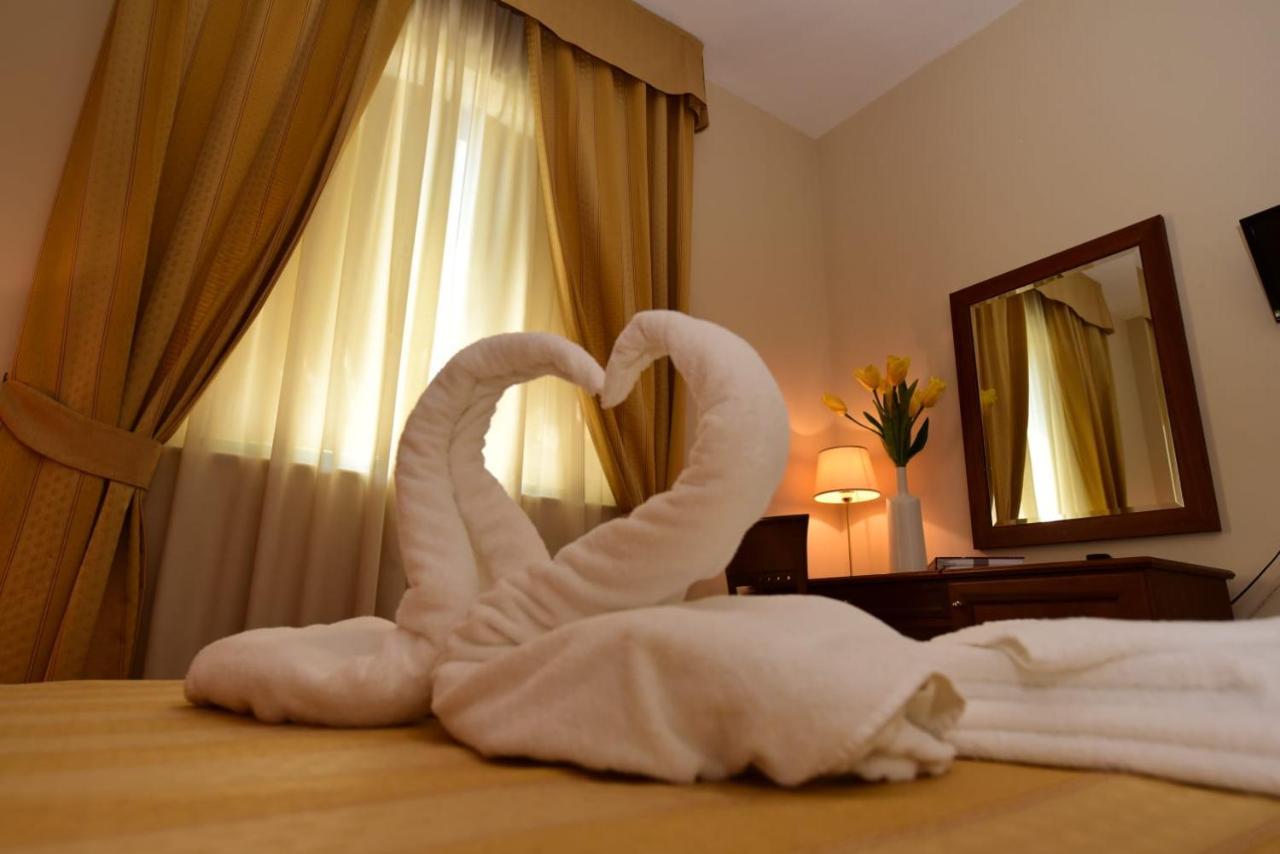 Albergo La Locanda Degli Apolidi Atena Lucana Exteriér fotografie