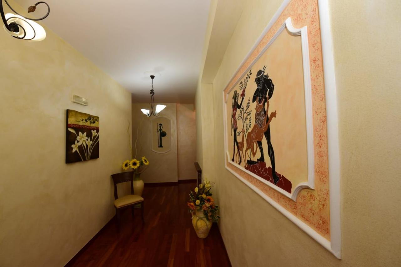 Albergo La Locanda Degli Apolidi Atena Lucana Exteriér fotografie