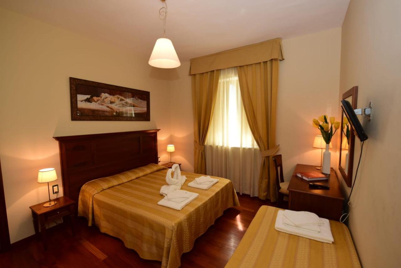 Albergo La Locanda Degli Apolidi Atena Lucana Exteriér fotografie