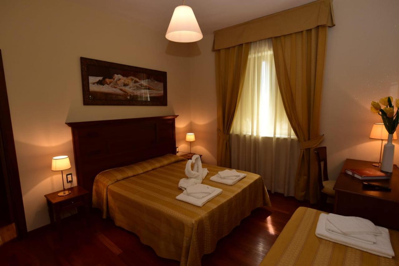 Albergo La Locanda Degli Apolidi Atena Lucana Exteriér fotografie